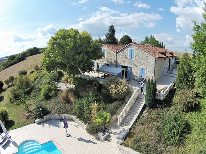 For sale €749,000 - Beautifully situated luxury wine farm in Salles-Lavalette (16190 - Charente)